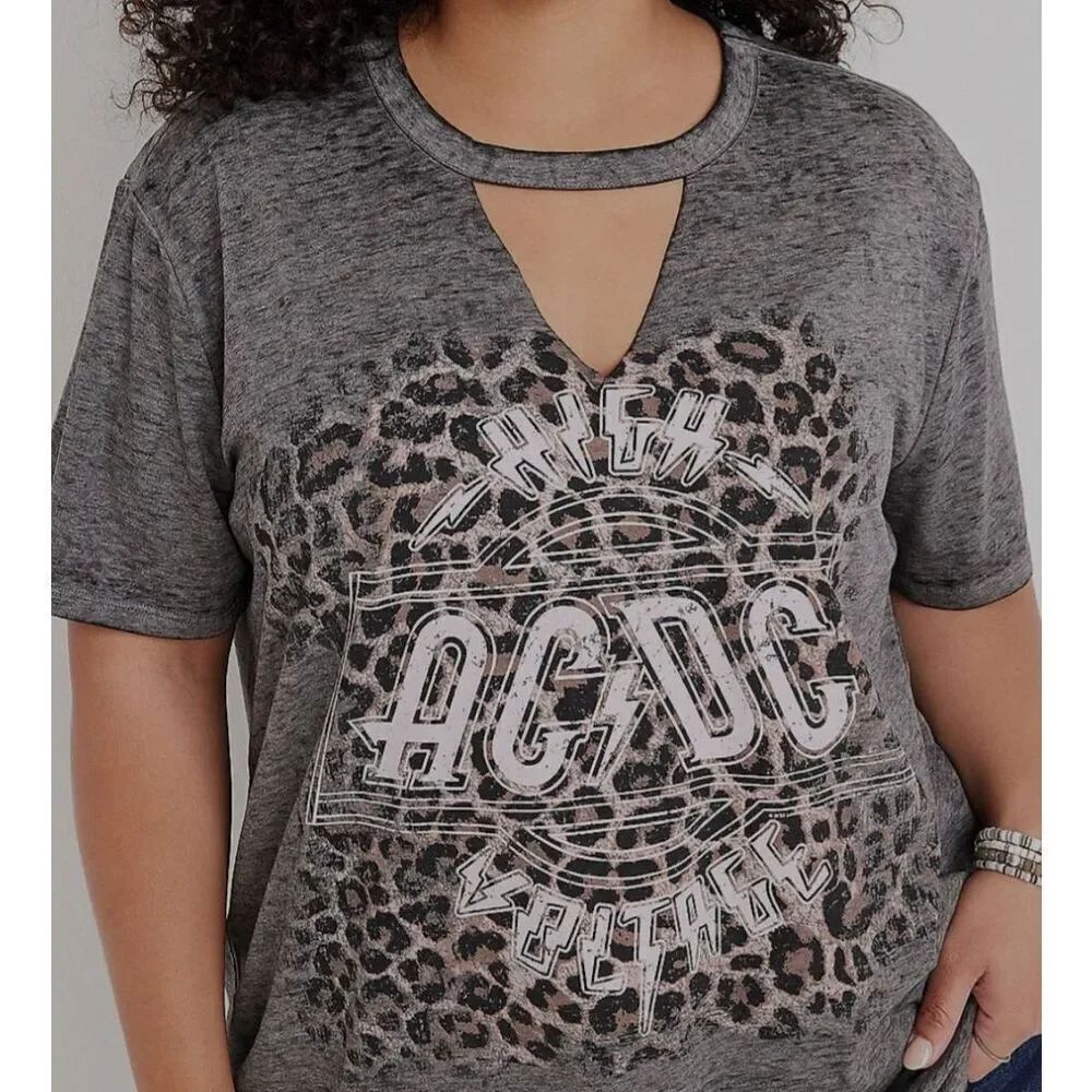 Maurices 3X ACDC Animal Print Graphic Tee. No tag measures 33 pit to pit